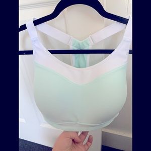 Under Armour Compression Sports Bra 38DD